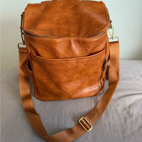 La Mere Vegan Leather Backpack Original - Picture 8 of 13